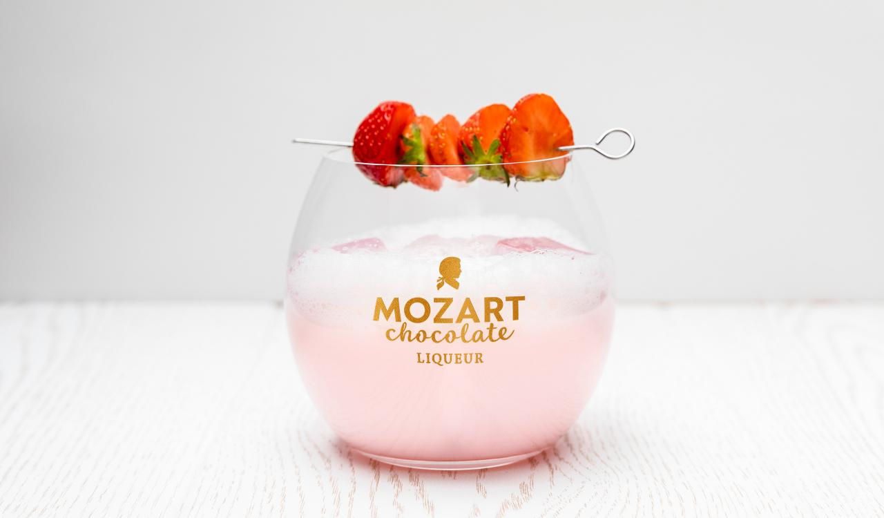 Mozart Csokoládés Strawberry Gin Fizz